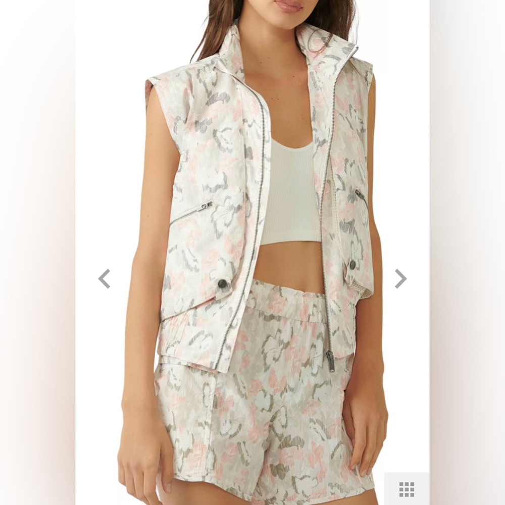 FREE PEOPLE FP MOVEMENT Off The Grid Printed Vest QUILTED VEST JACKET M&L $118